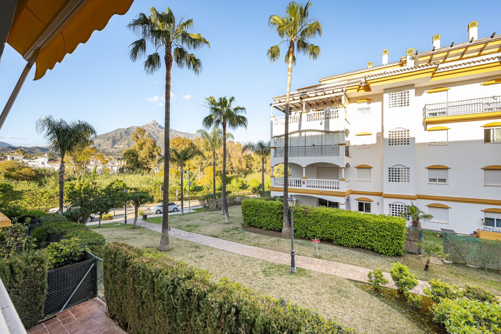 Resale - Apartment - Middle Floor Apartment - Marbella - Marbella Centro