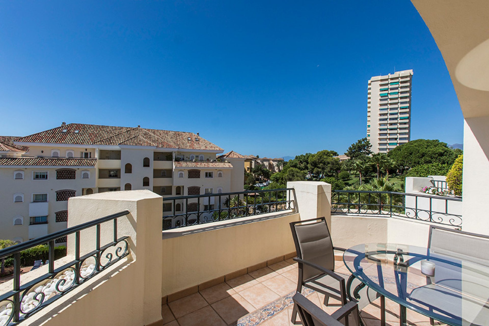 Resale - Apartment - Middle Floor Apartment - Marbella - Marbella Centro