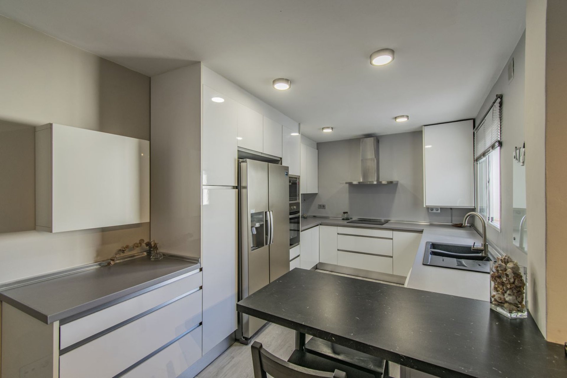 Resale - Apartment - Middle Floor Apartment - Marbella - Marbella Centro