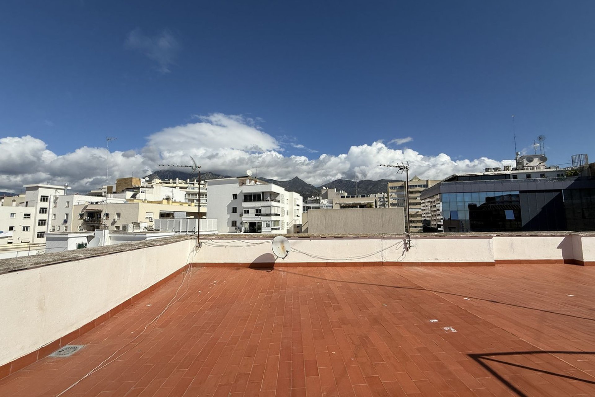 Resale - Apartment - Middle Floor Apartment - Marbella - Marbella Centro