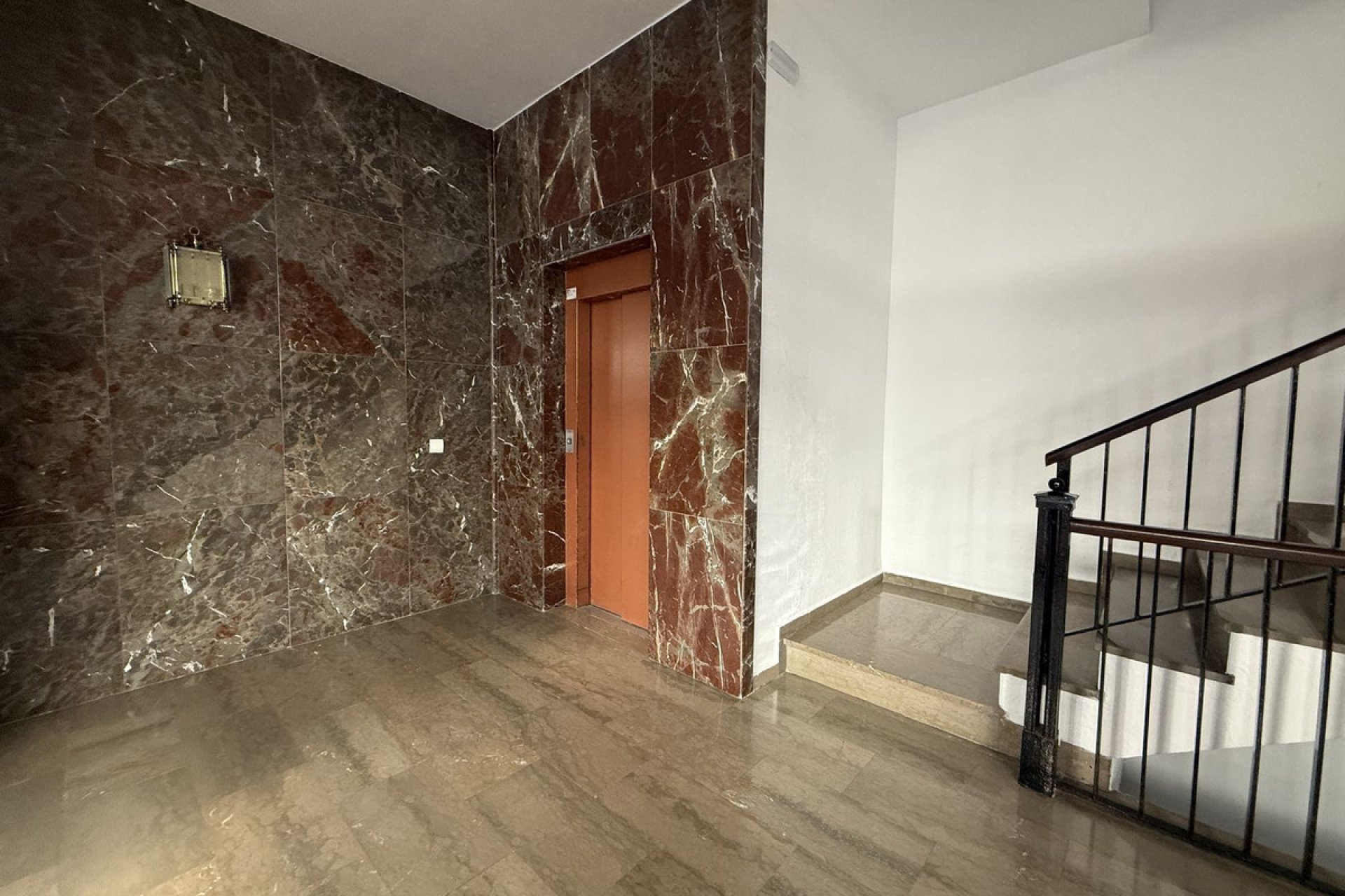 Resale - Apartment - Middle Floor Apartment - Marbella - Marbella Centro