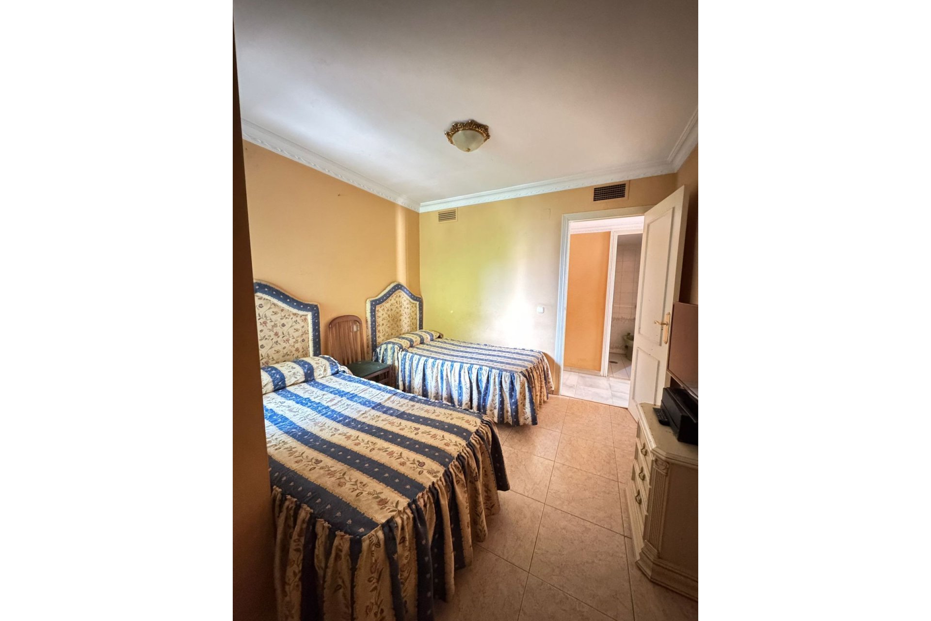 Resale - Apartment - Middle Floor Apartment - Marbella - Marbella Centro