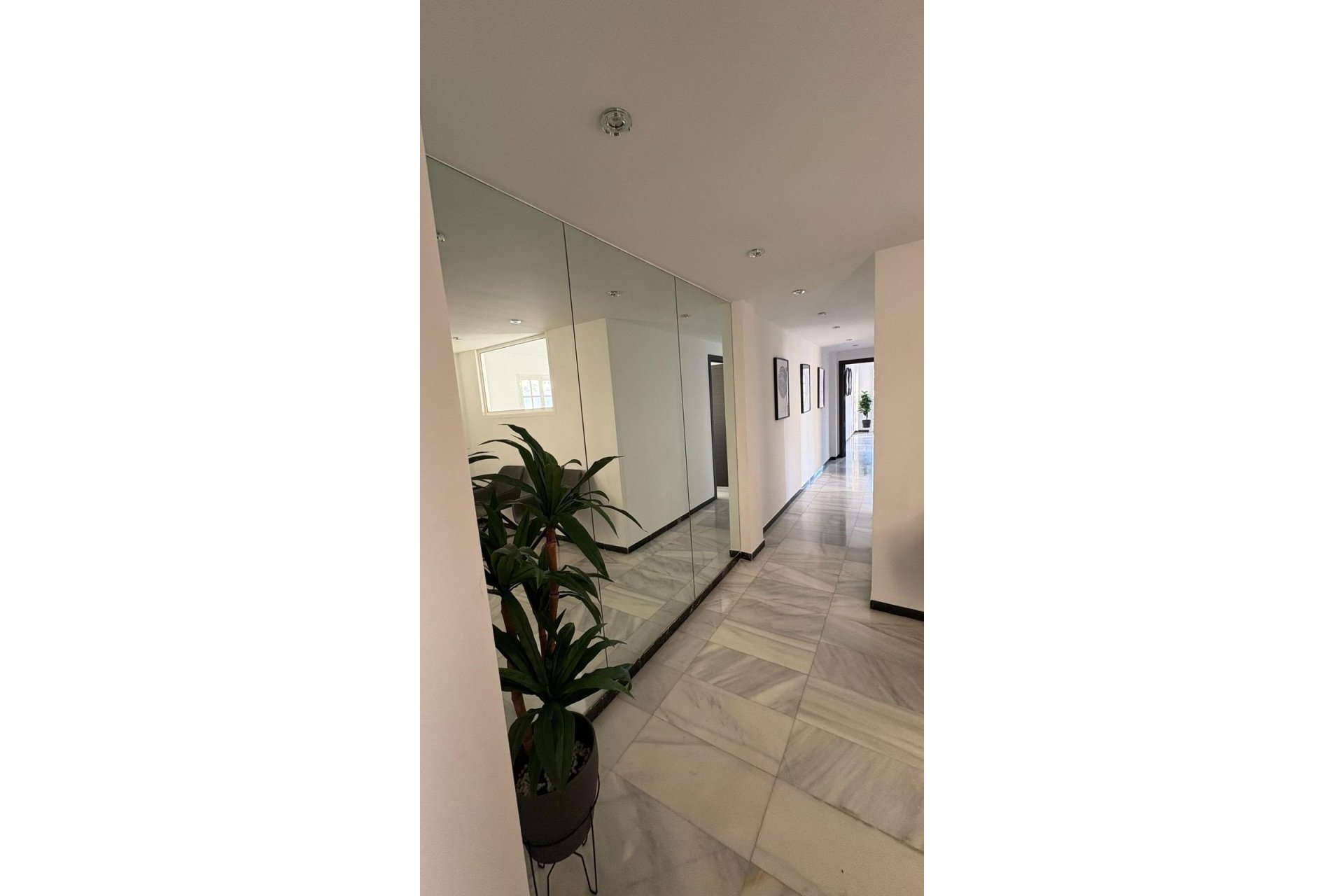 Resale - Apartment - Middle Floor Apartment - Marbella - Marbella Centro