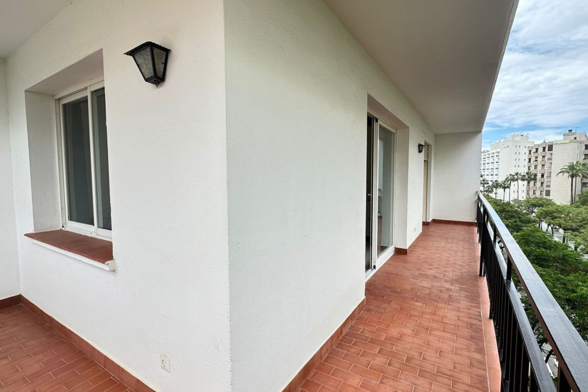Resale - Apartment - Middle Floor Apartment - Marbella - Marbella Centro