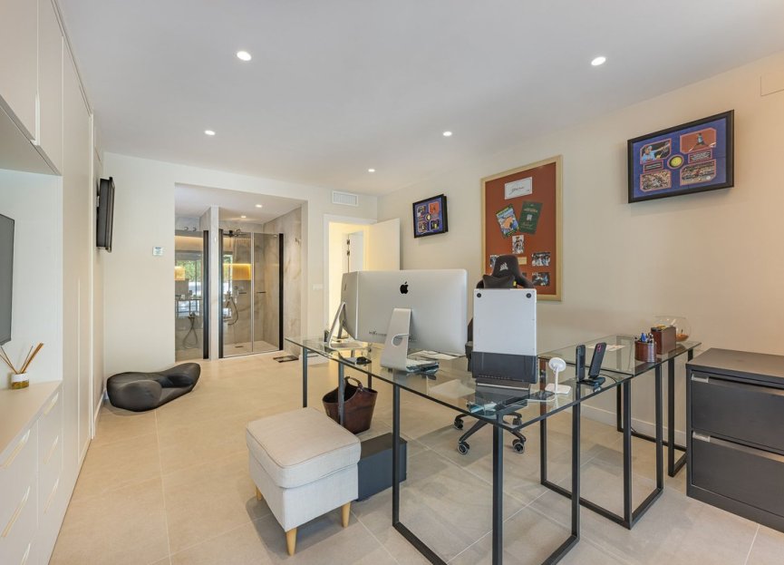 Resale - Apartment - Middle Floor Apartment - Marbella - Marbella Centro