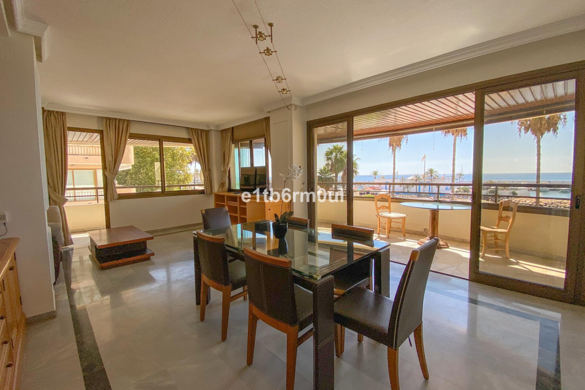 Resale - Apartment - Middle Floor Apartment - Marbella - Marbella Centro