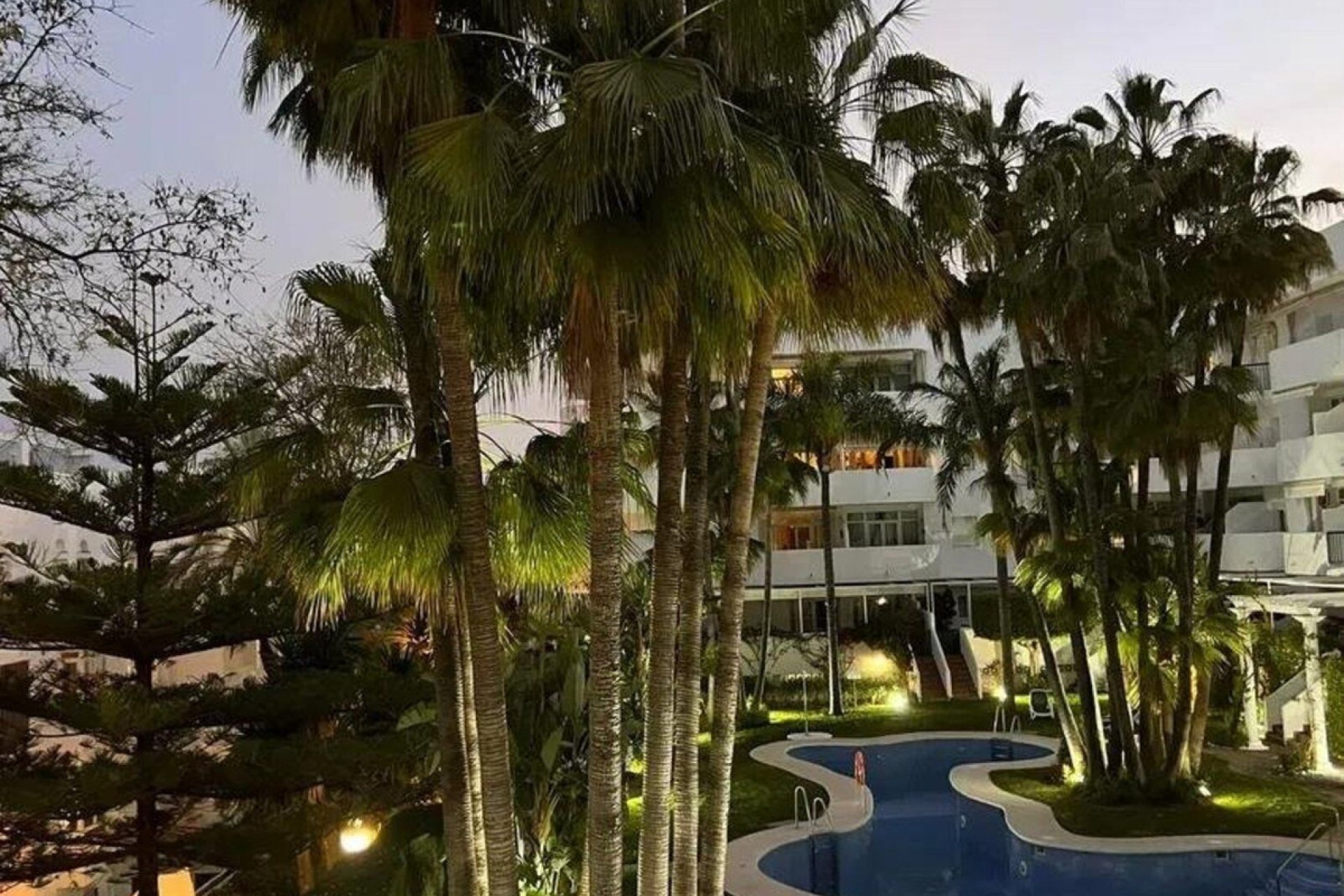 Resale - Apartment - Middle Floor Apartment - Marbella - Marbella Centro