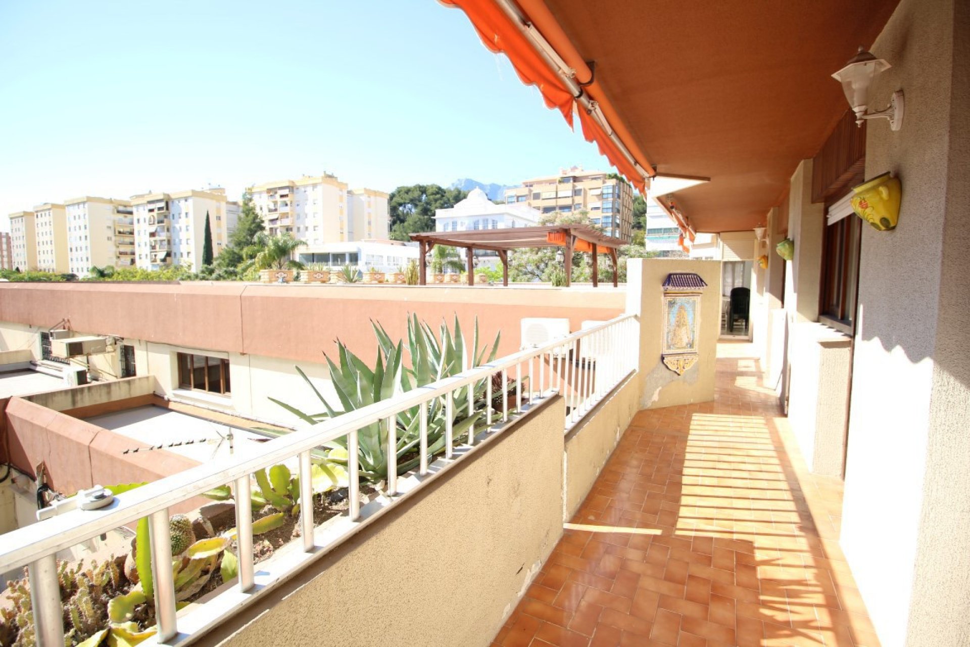 Resale - Apartment - Middle Floor Apartment - Marbella - Marbella Centro