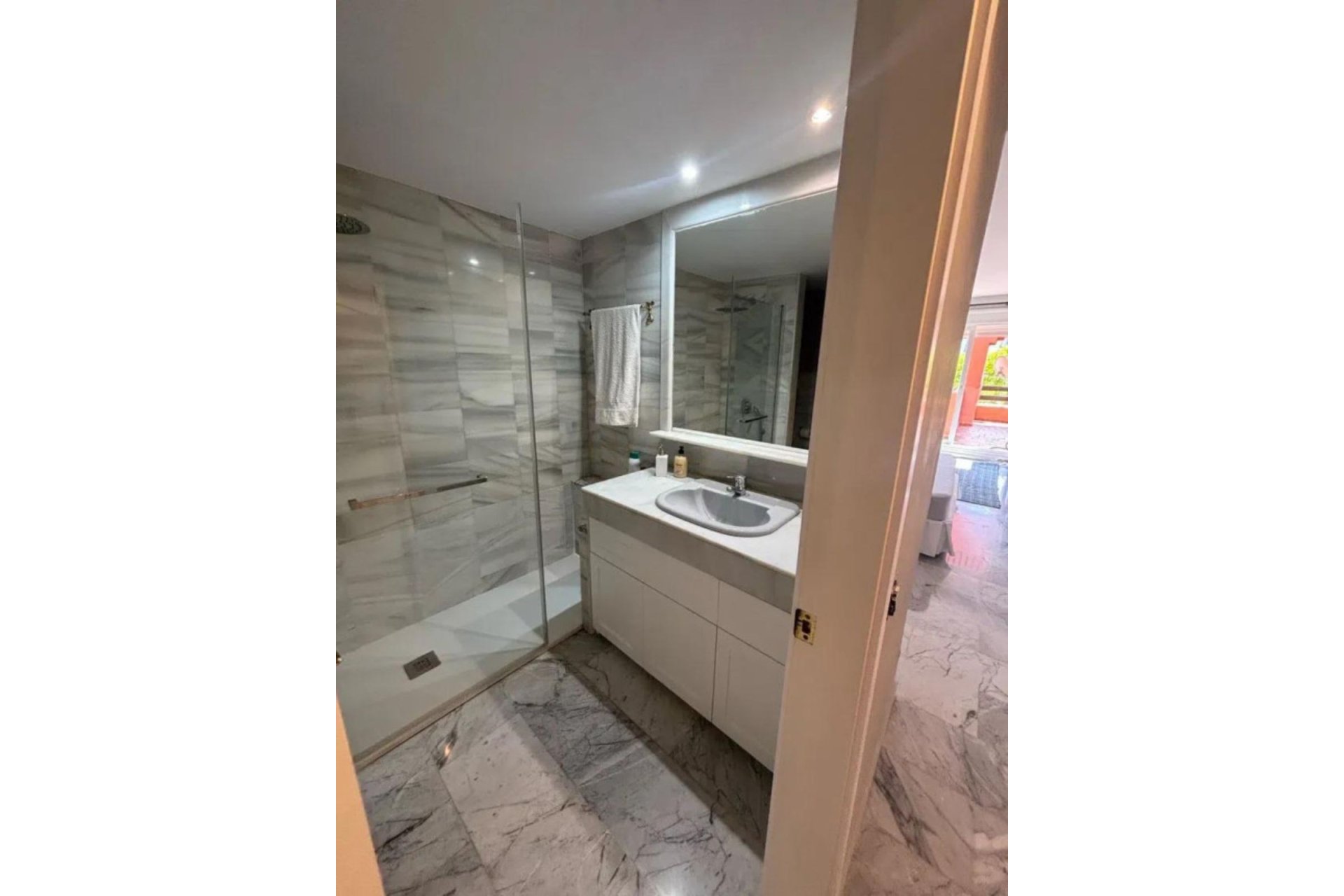 Resale - Apartment - Middle Floor Apartment - Marbella - Marbella Centro