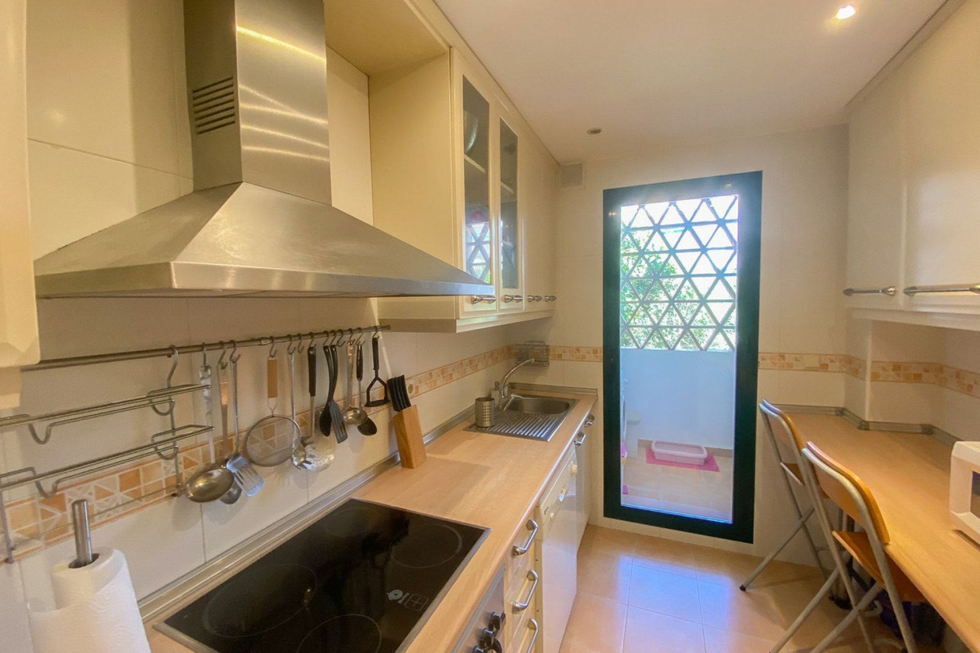 Resale - Apartment - Middle Floor Apartment - Marbella - Marbesa