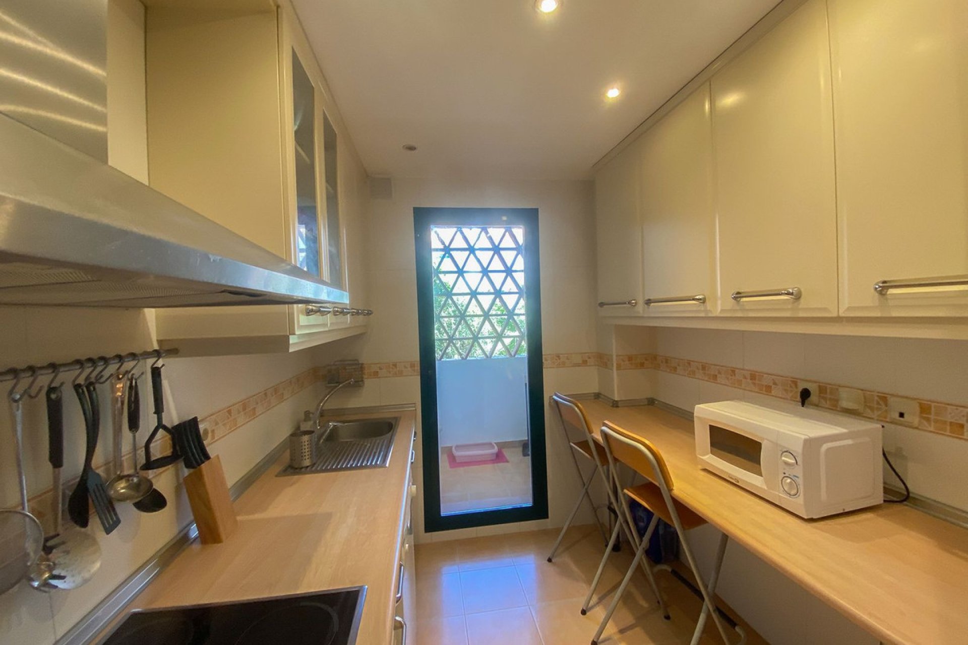 Resale - Apartment - Middle Floor Apartment - Marbella - Marbesa