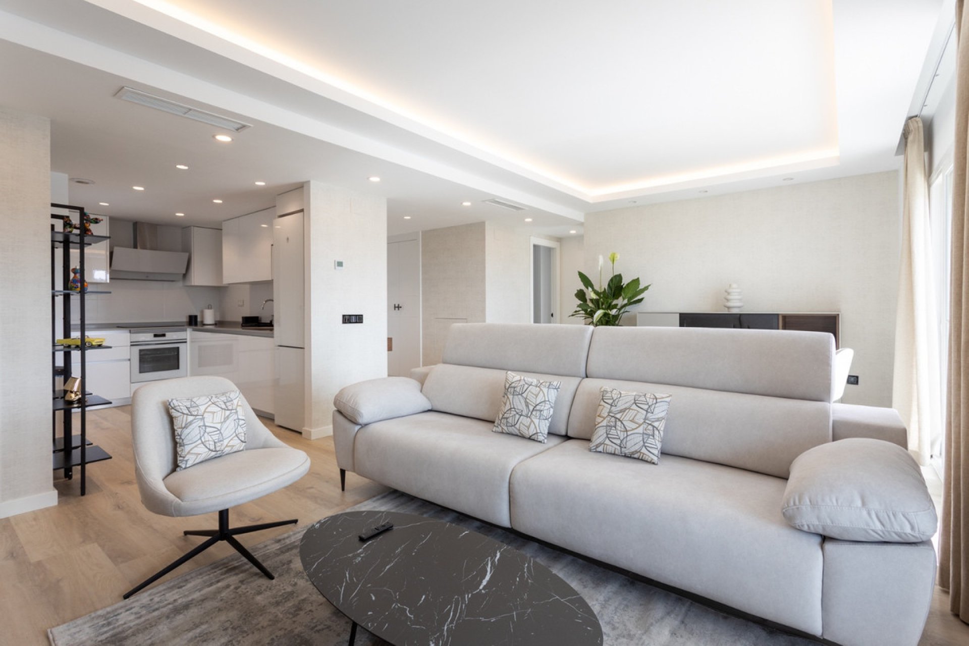 Resale - Apartment - Middle Floor Apartment - Marbella - Nueva Andalucia