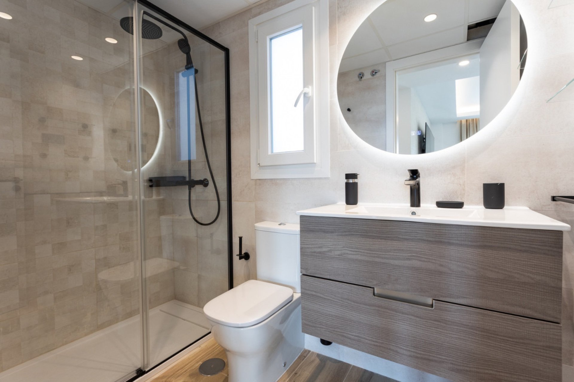 Resale - Apartment - Middle Floor Apartment - Marbella - Nueva Andalucia