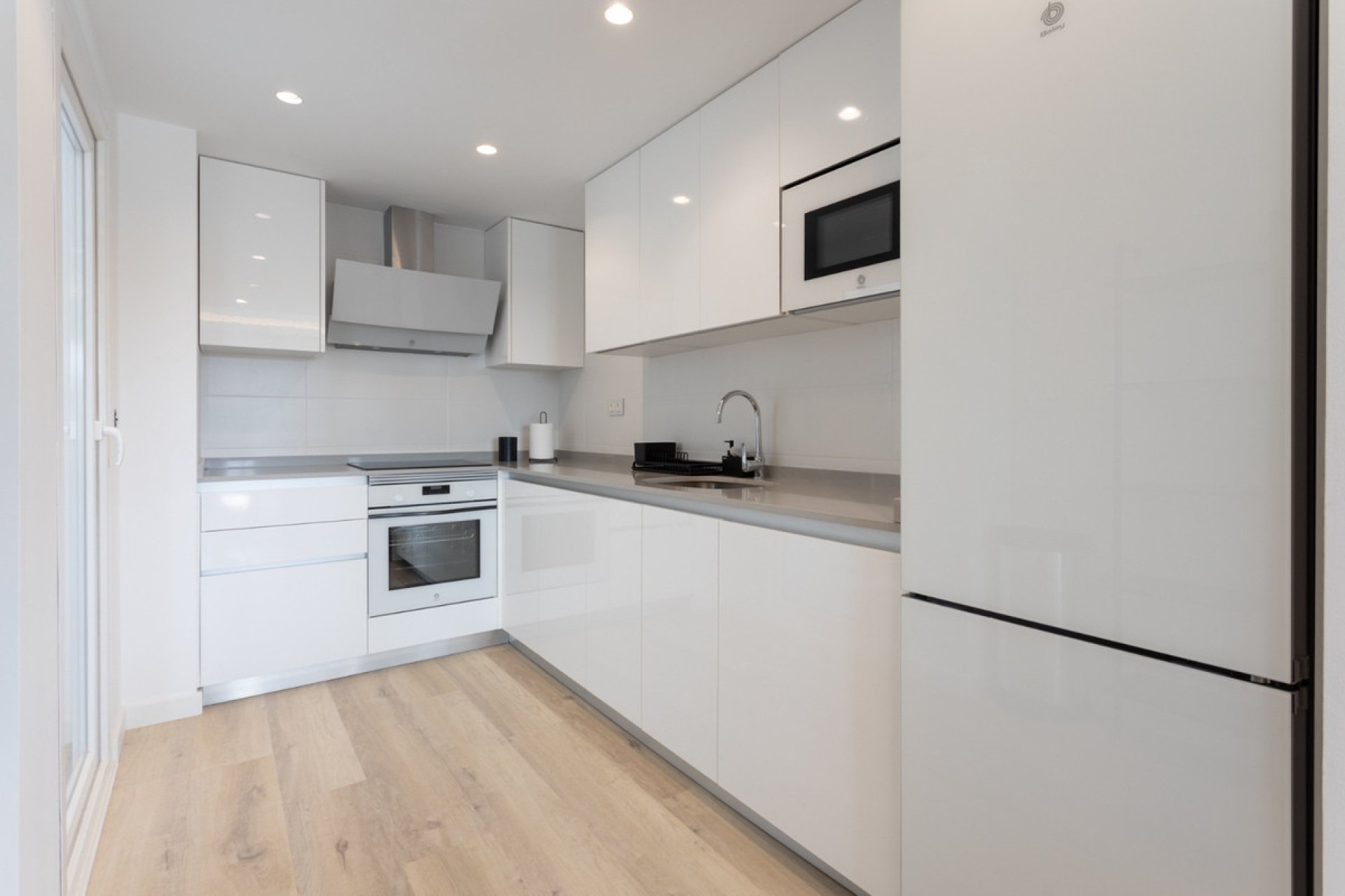 Resale - Apartment - Middle Floor Apartment - Marbella - Nueva Andalucia