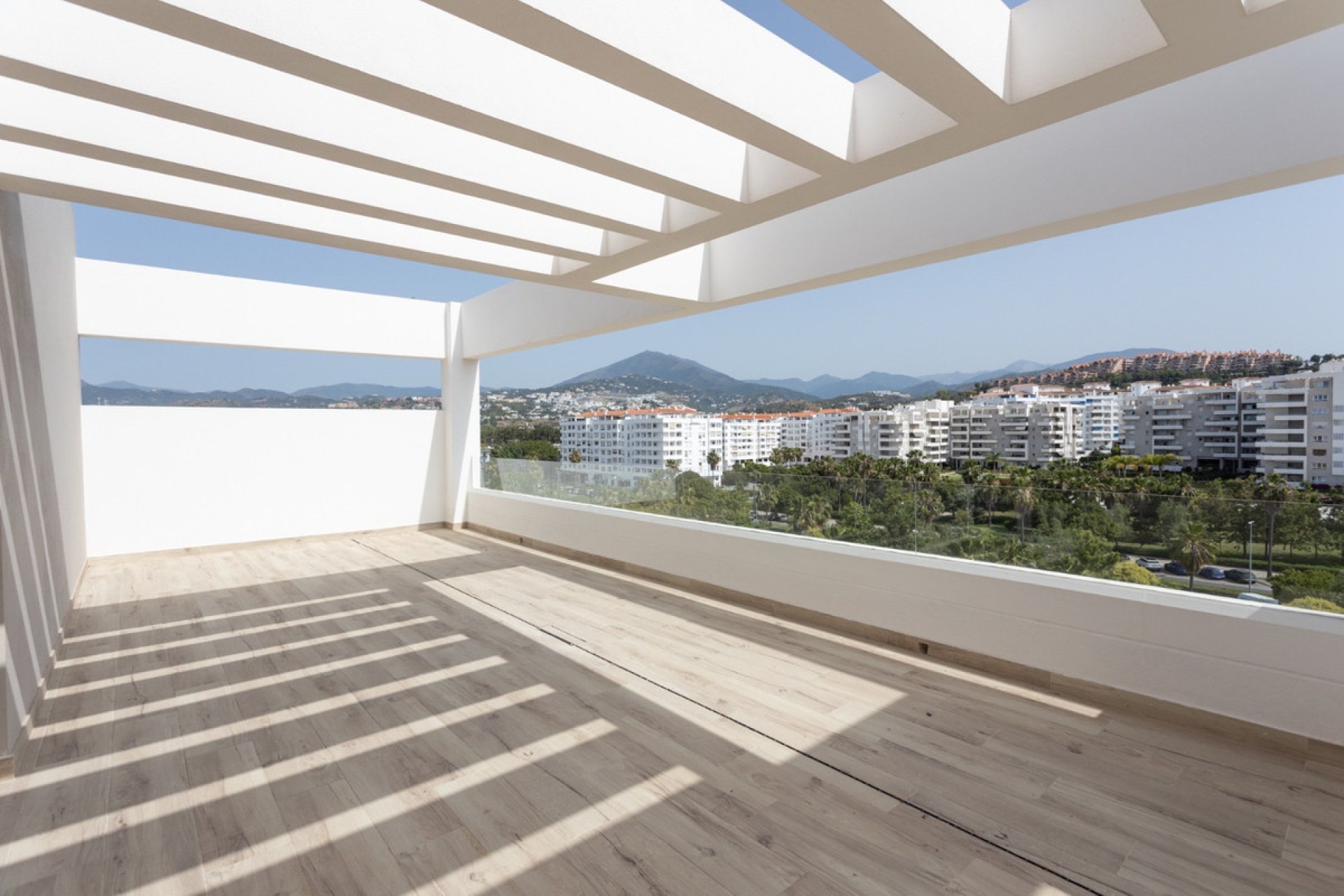 Resale - Apartment - Middle Floor Apartment - Marbella - Nueva Andalucia