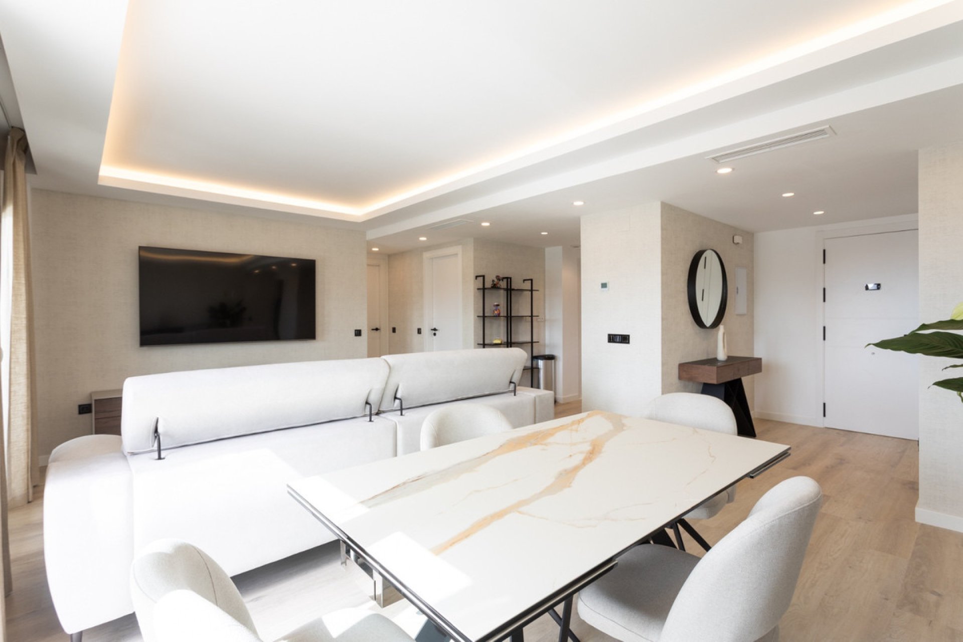 Resale - Apartment - Middle Floor Apartment - Marbella - Nueva Andalucia