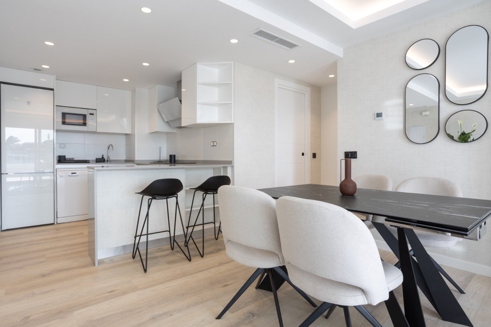 Resale - Apartment - Middle Floor Apartment - Marbella - Nueva Andalucia