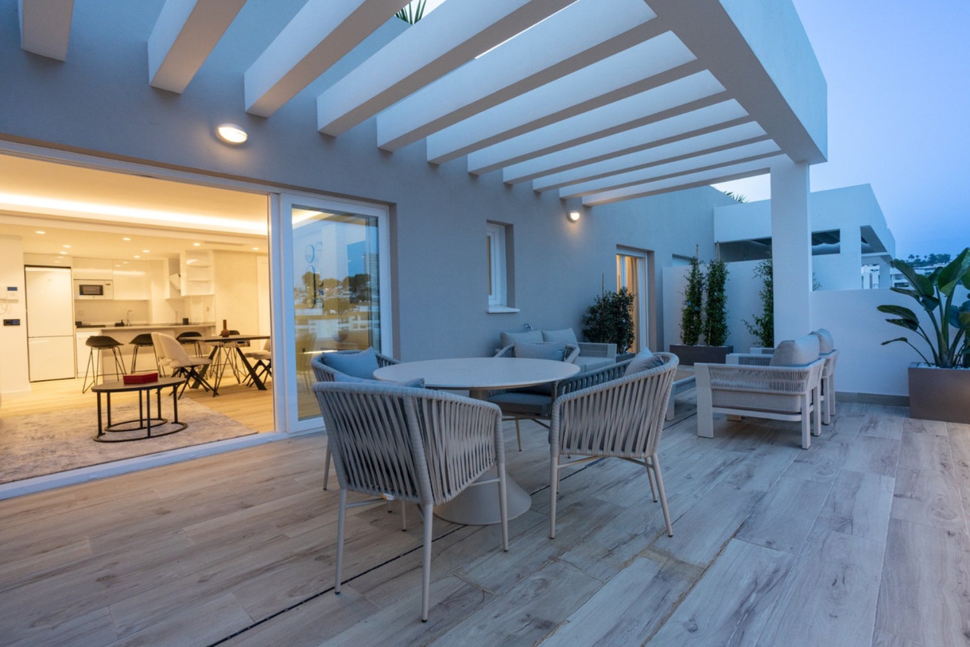 Resale - Apartment - Middle Floor Apartment - Marbella - Nueva Andalucia