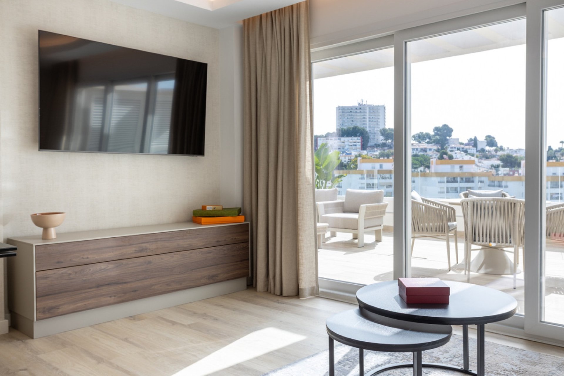 Resale - Apartment - Middle Floor Apartment - Marbella - Nueva Andalucia