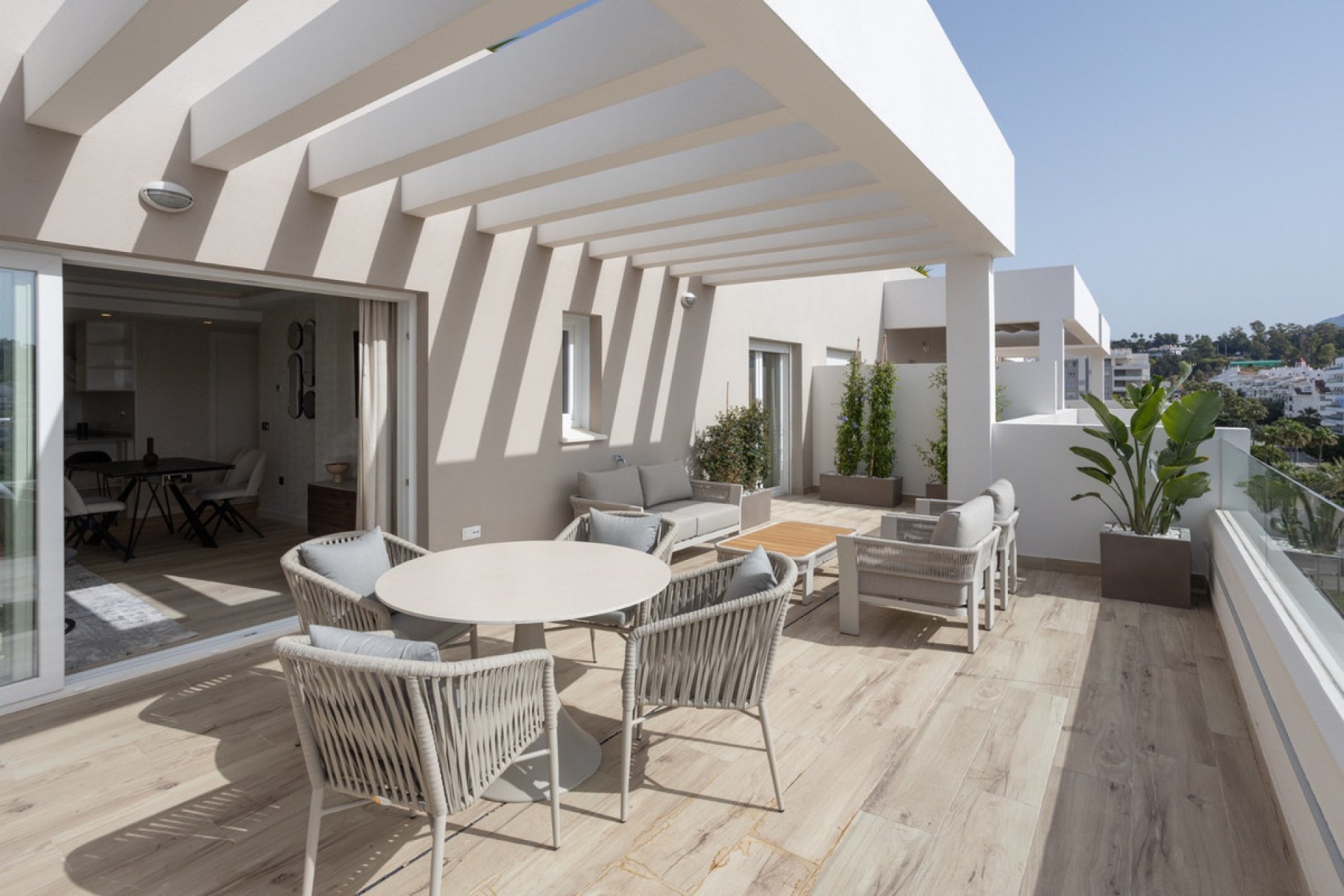 Resale - Apartment - Middle Floor Apartment - Marbella - Nueva Andalucia