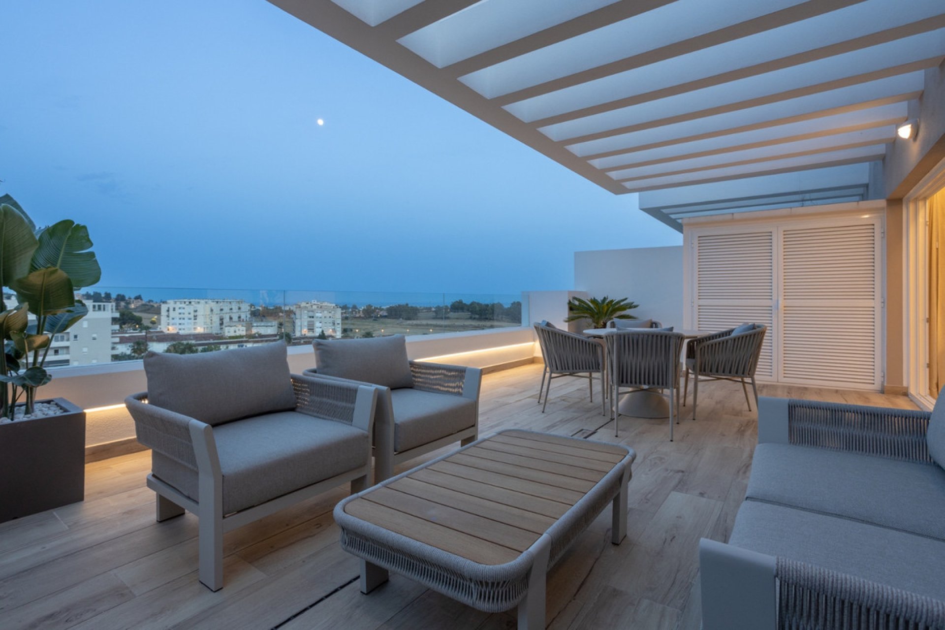 Resale - Apartment - Middle Floor Apartment - Marbella - Nueva Andalucia