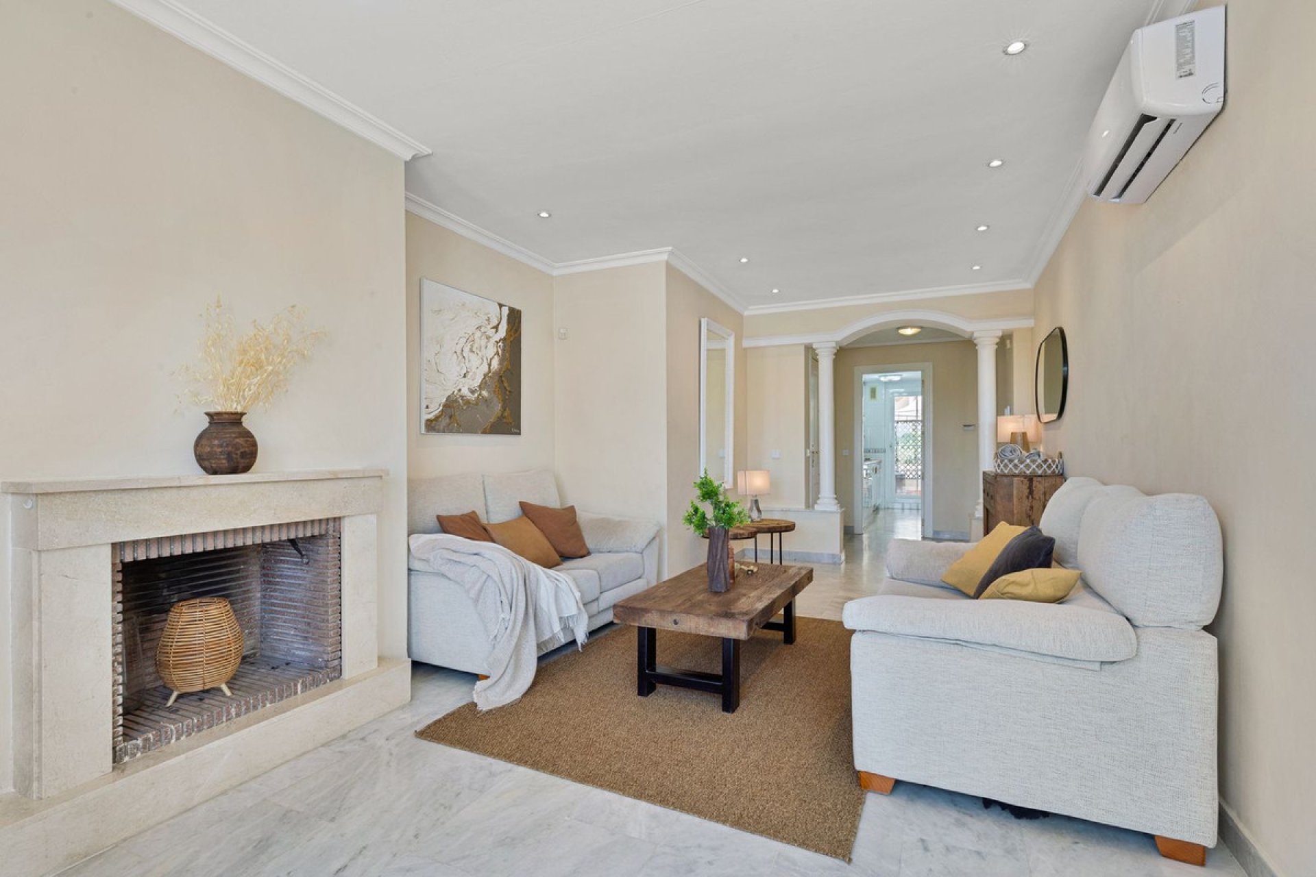 Resale - Apartment - Middle Floor Apartment - Marbella - Nueva Andalucia