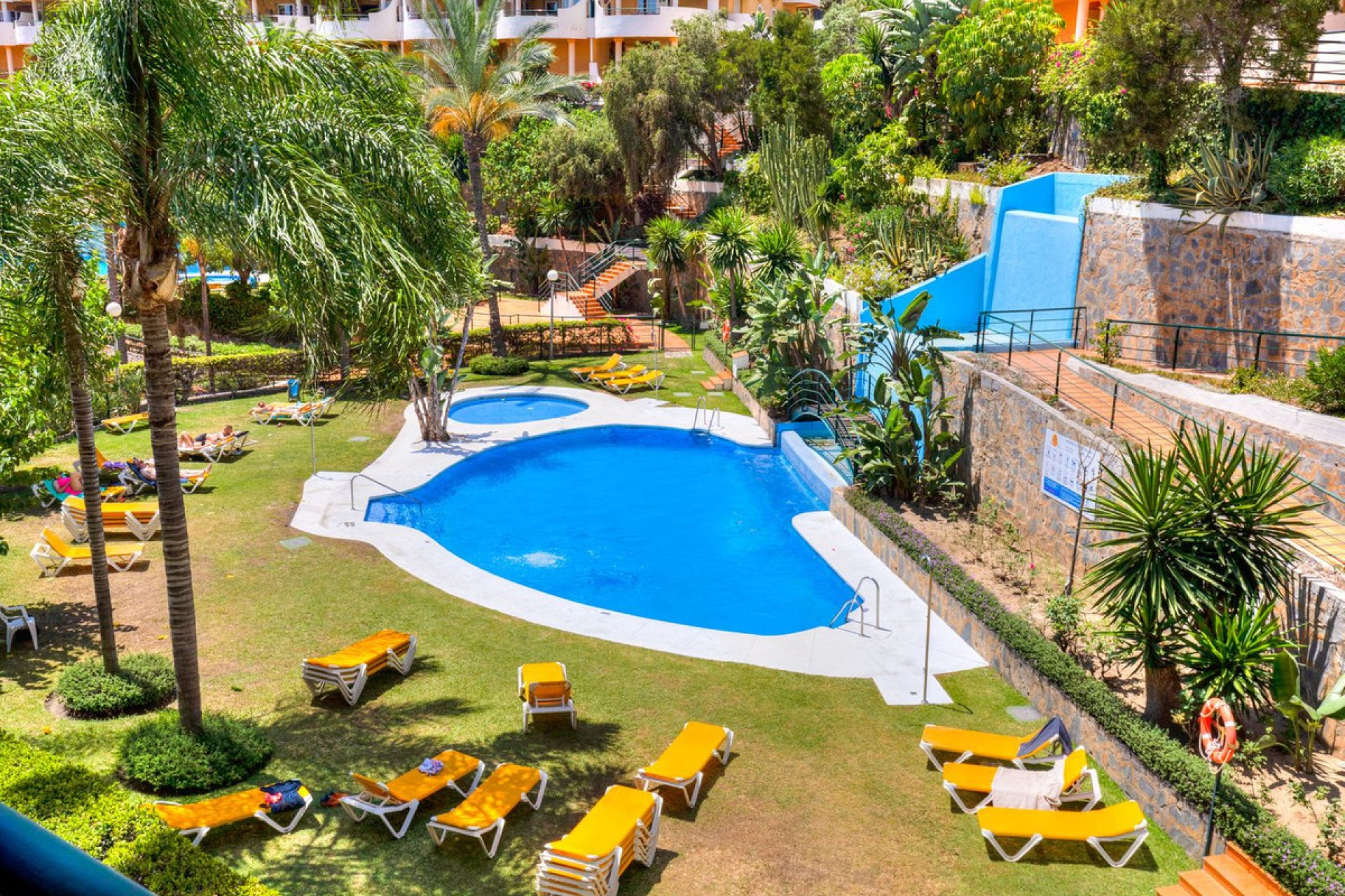 Resale - Apartment - Middle Floor Apartment - Marbella - Nueva Andalucia