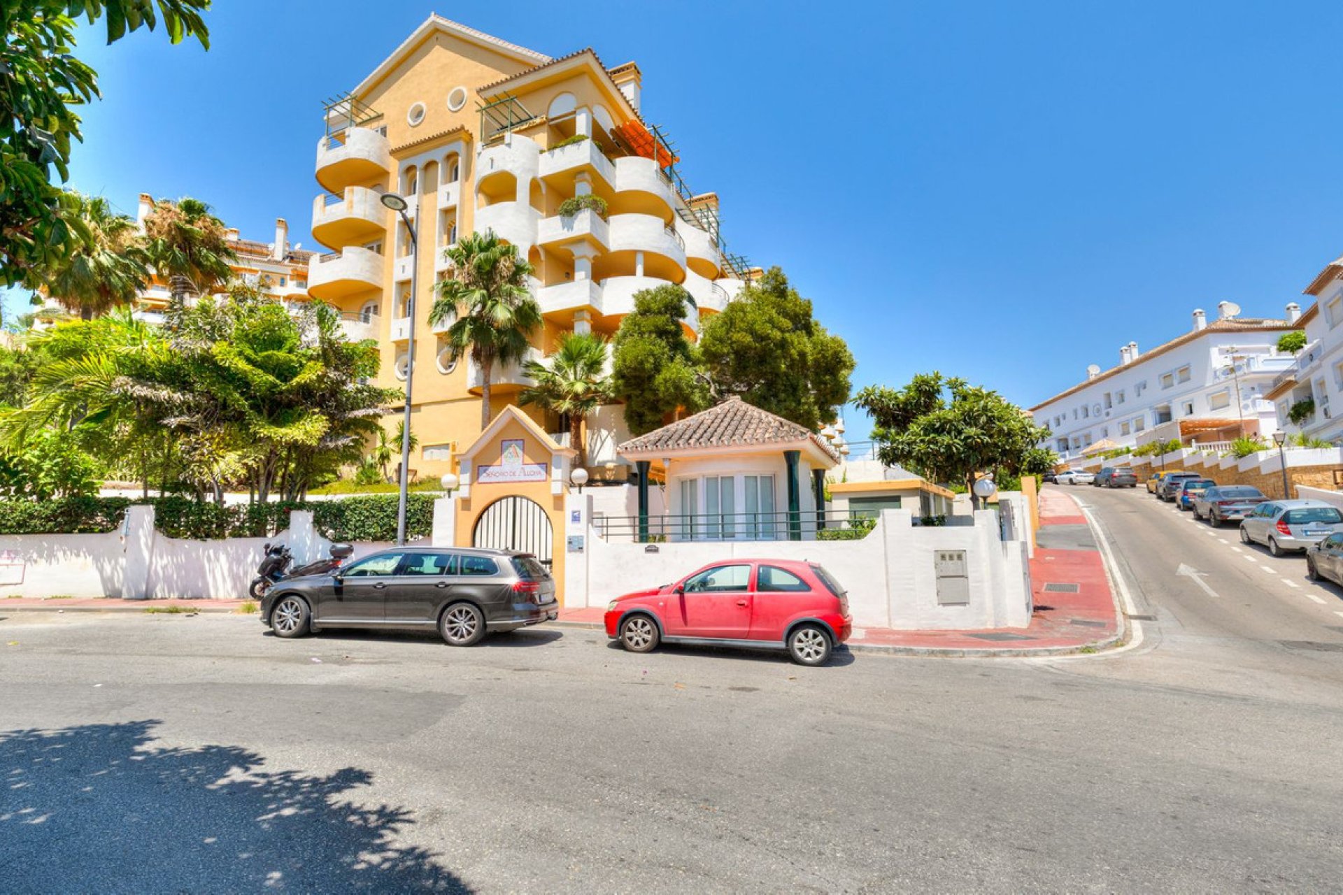 Resale - Apartment - Middle Floor Apartment - Marbella - Nueva Andalucia