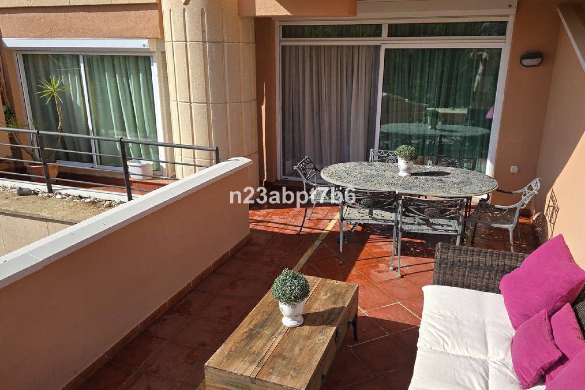Resale - Apartment - Middle Floor Apartment - Marbella - Nueva Andalucia