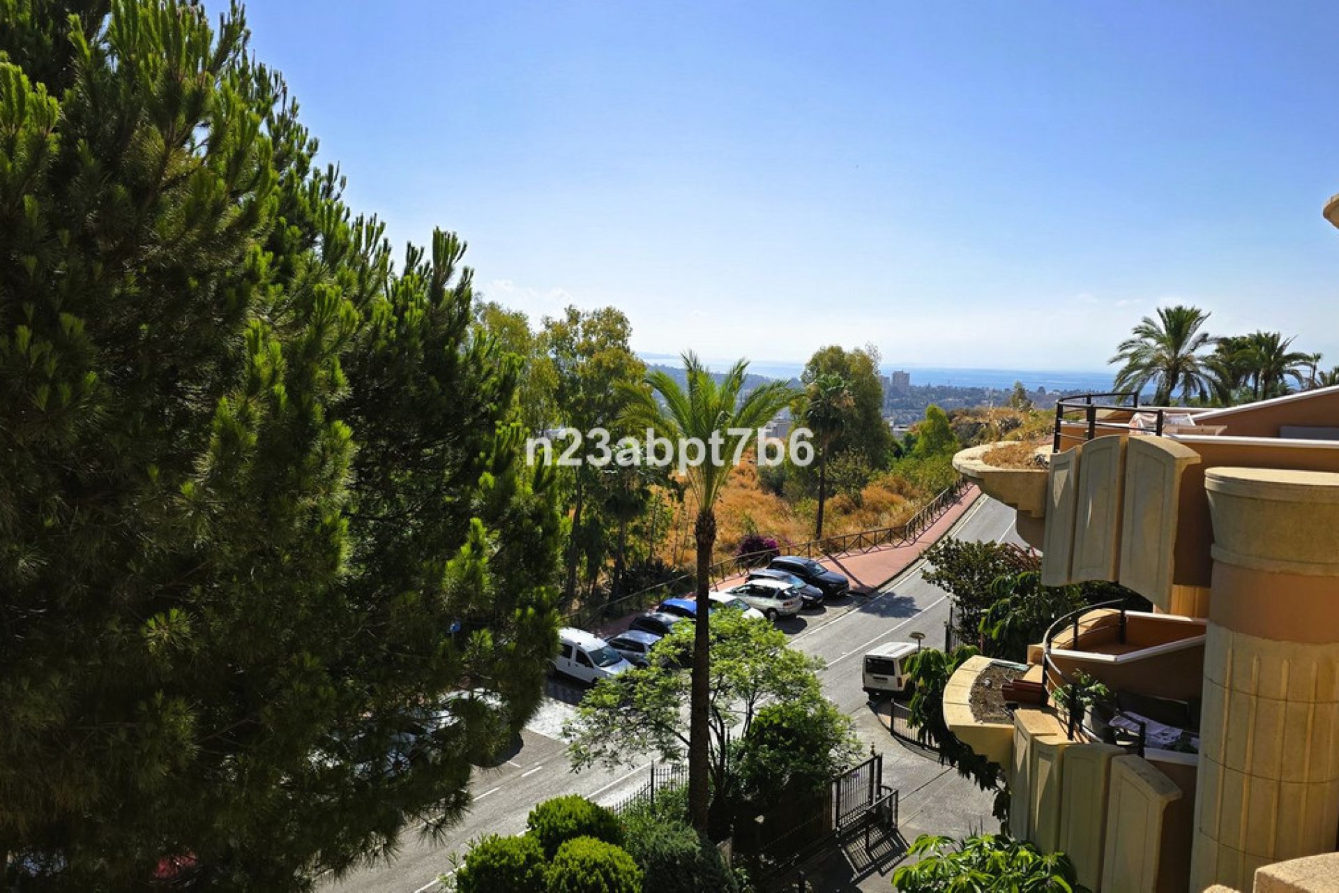 Resale - Apartment - Middle Floor Apartment - Marbella - Nueva Andalucia