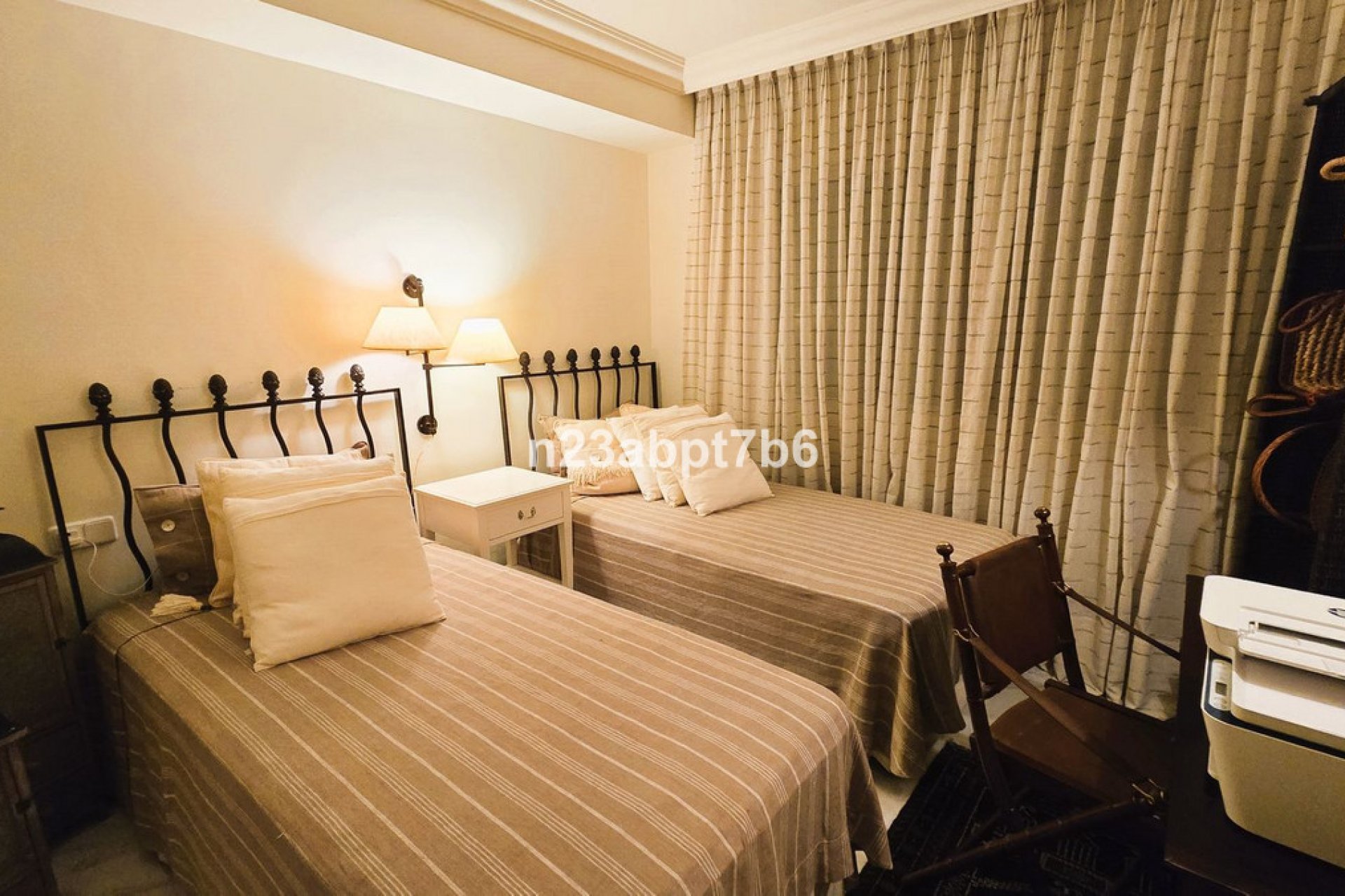 Resale - Apartment - Middle Floor Apartment - Marbella - Nueva Andalucia