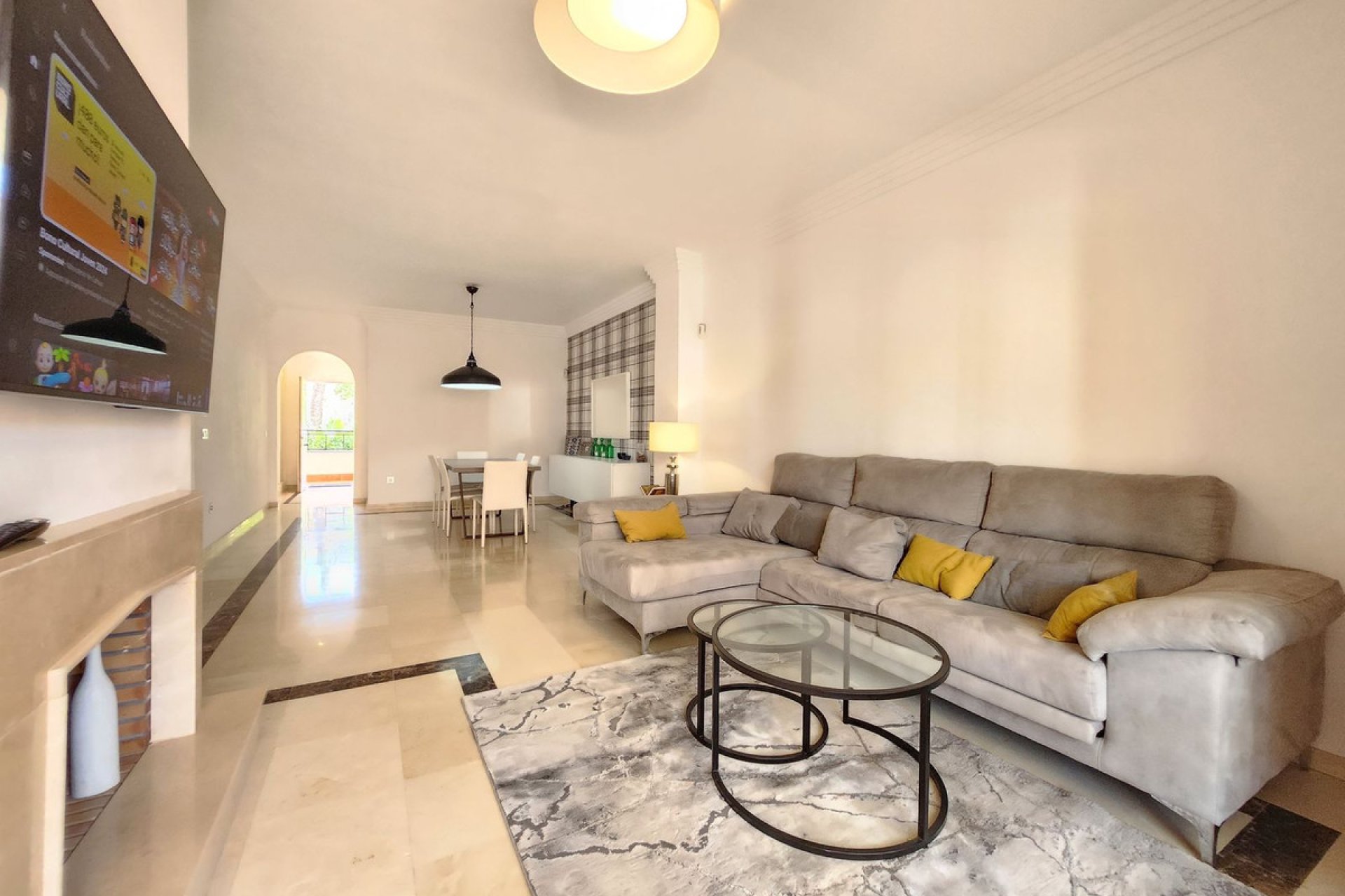 Resale - Apartment - Middle Floor Apartment - Marbella - Nueva Andalucia