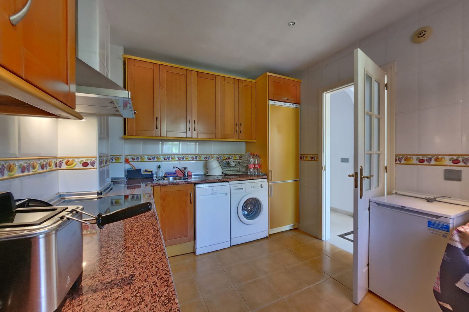 Resale - Apartment - Middle Floor Apartment - Marbella - Nueva Andalucia
