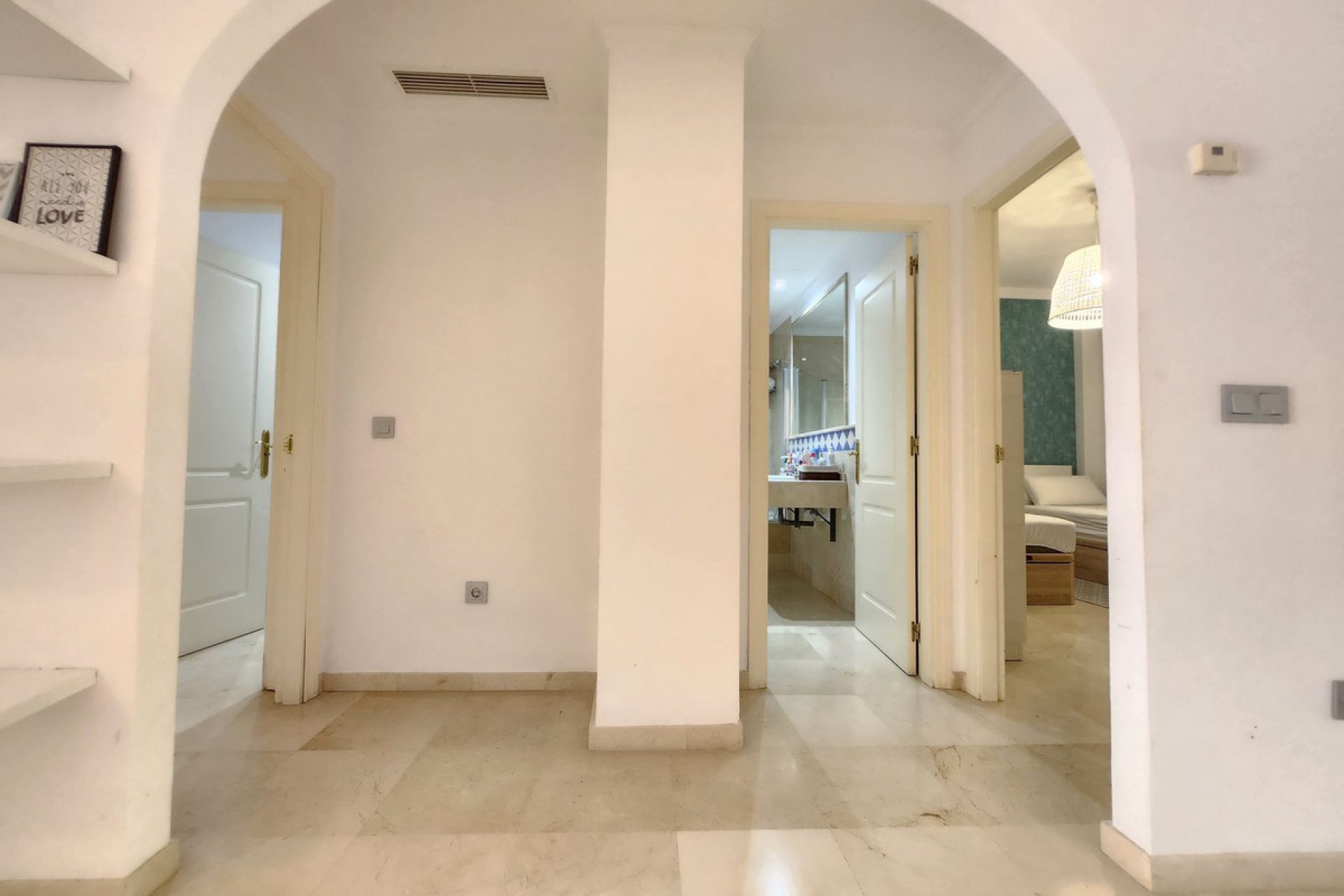 Resale - Apartment - Middle Floor Apartment - Marbella - Nueva Andalucia