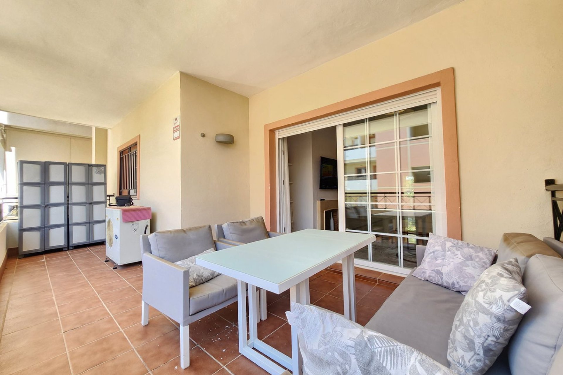 Resale - Apartment - Middle Floor Apartment - Marbella - Nueva Andalucia