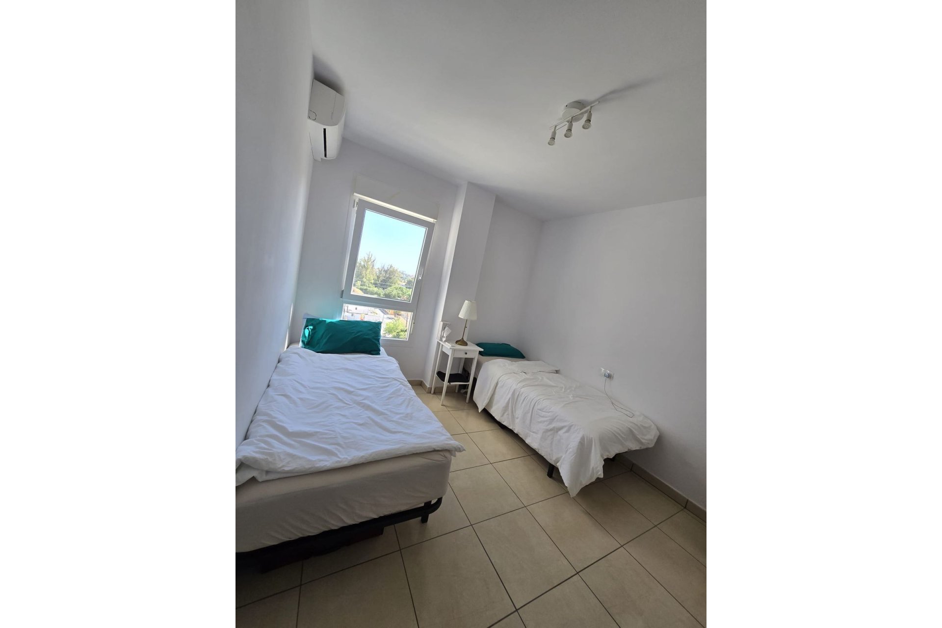 Resale - Apartment - Middle Floor Apartment - Marbella - Nueva Andalucia