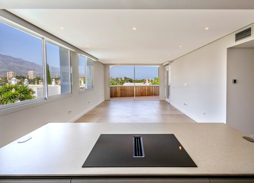 Resale - Apartment - Middle Floor Apartment - Marbella - Nueva Andalucia