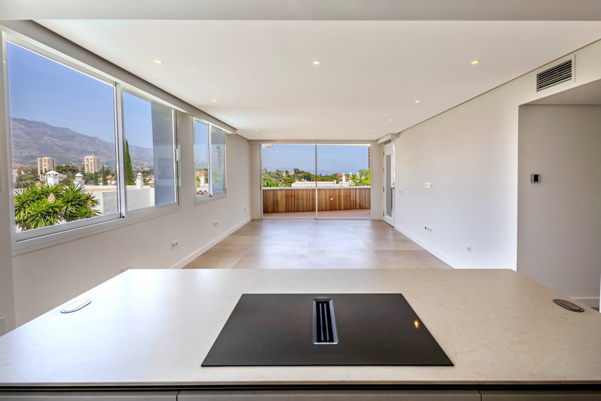 Resale - Apartment - Middle Floor Apartment - Marbella - Nueva Andalucia