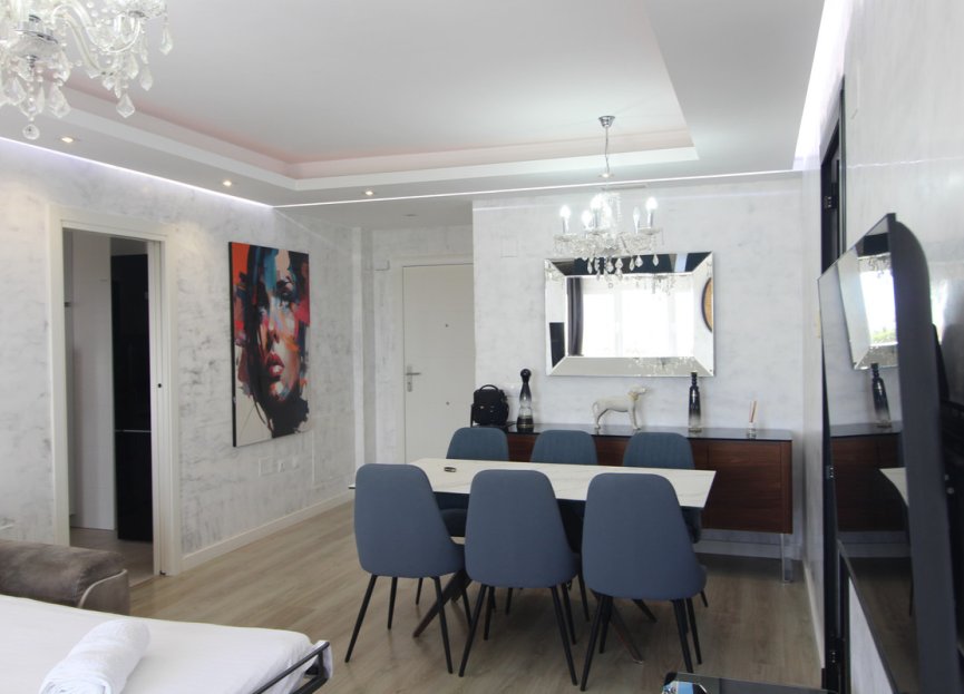 Resale - Apartment - Middle Floor Apartment - Marbella - Nueva Andalucia