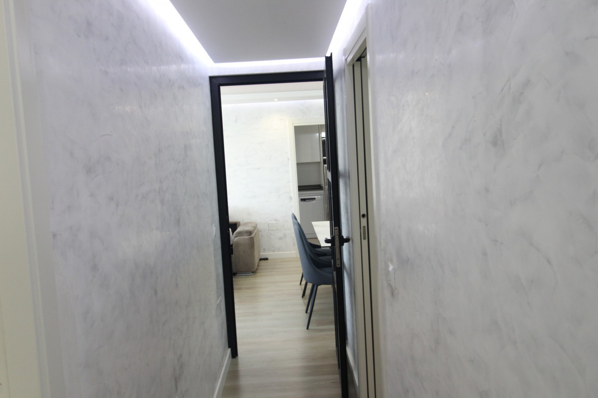 Resale - Apartment - Middle Floor Apartment - Marbella - Nueva Andalucia