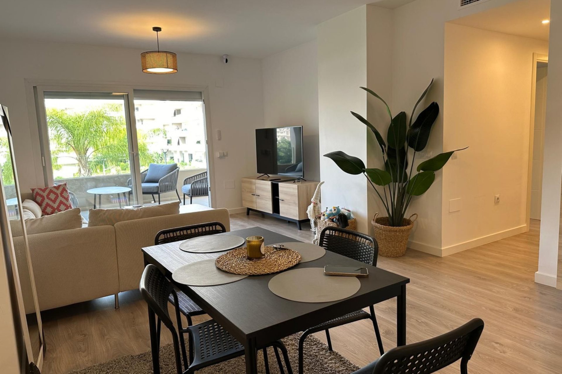 Resale - Apartment - Middle Floor Apartment - Marbella - Nueva Andalucia