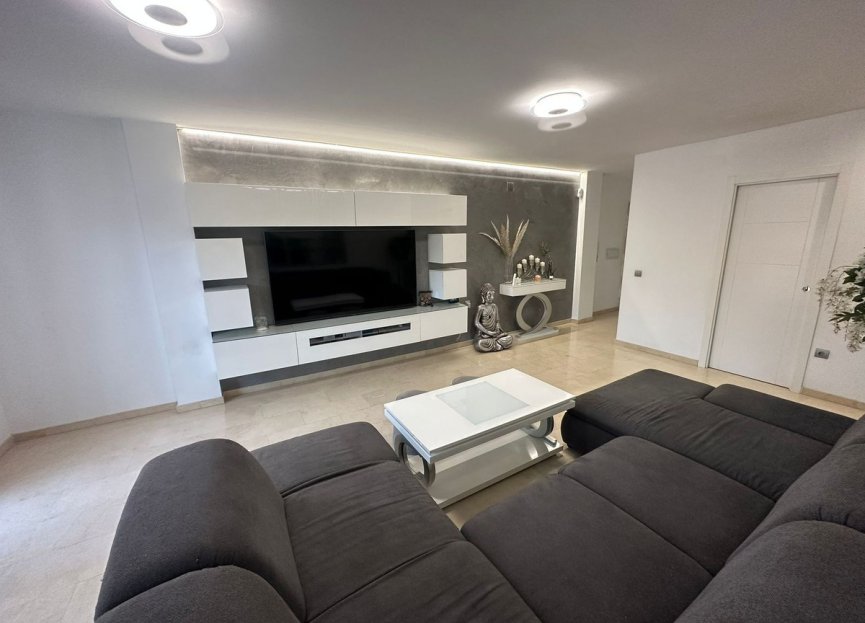 Resale - Apartment - Middle Floor Apartment - Marbella - Nueva Andalucia