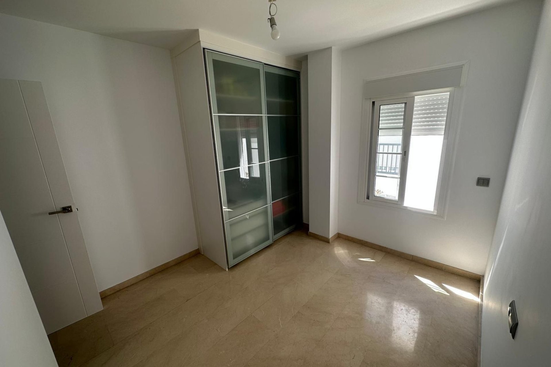 Resale - Apartment - Middle Floor Apartment - Marbella - Nueva Andalucia