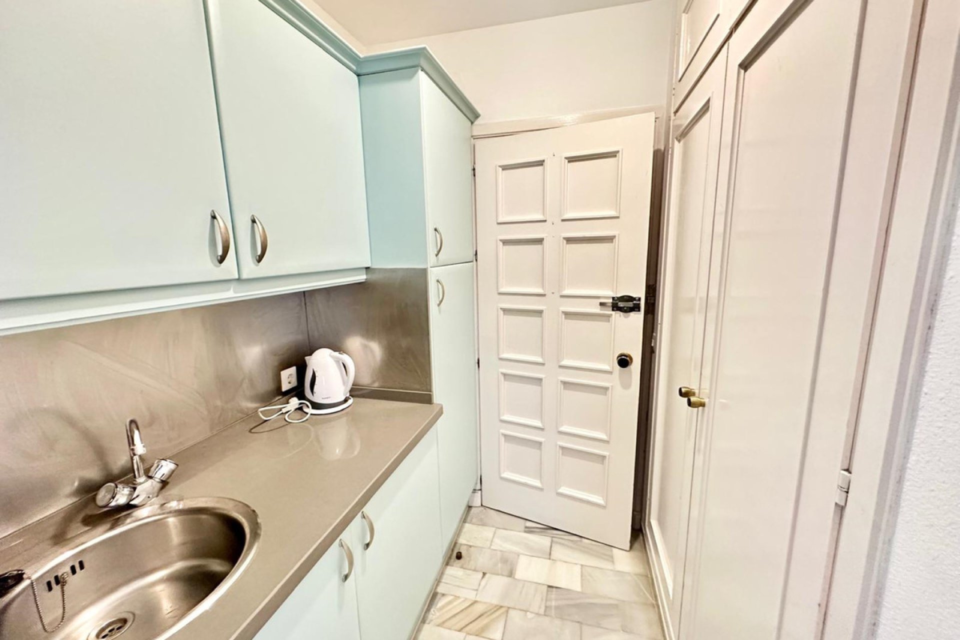 Resale - Apartment - Middle Floor Apartment - Marbella - Nueva Andalucia