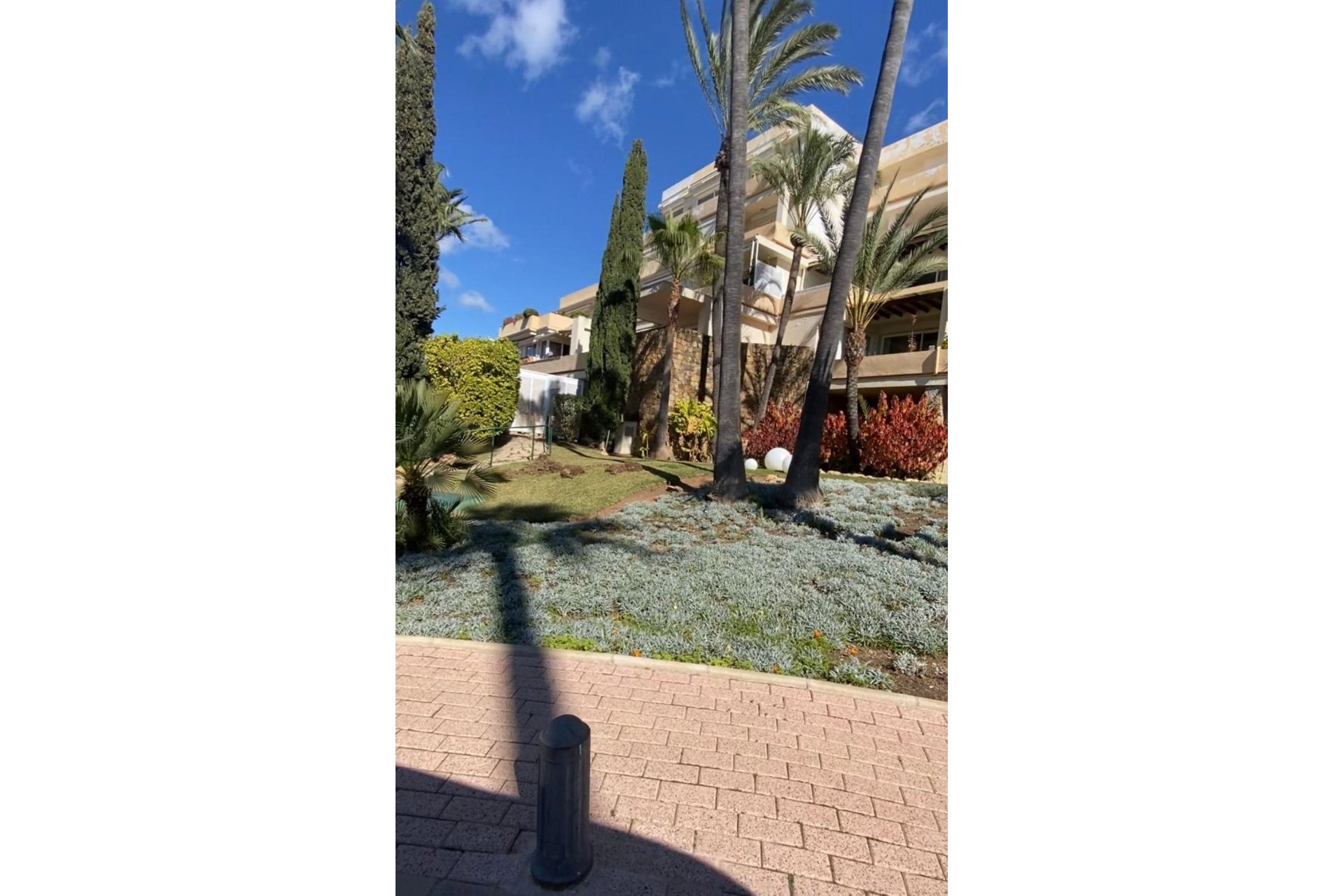 Resale - Apartment - Middle Floor Apartment - Marbella - Nueva Andalucia