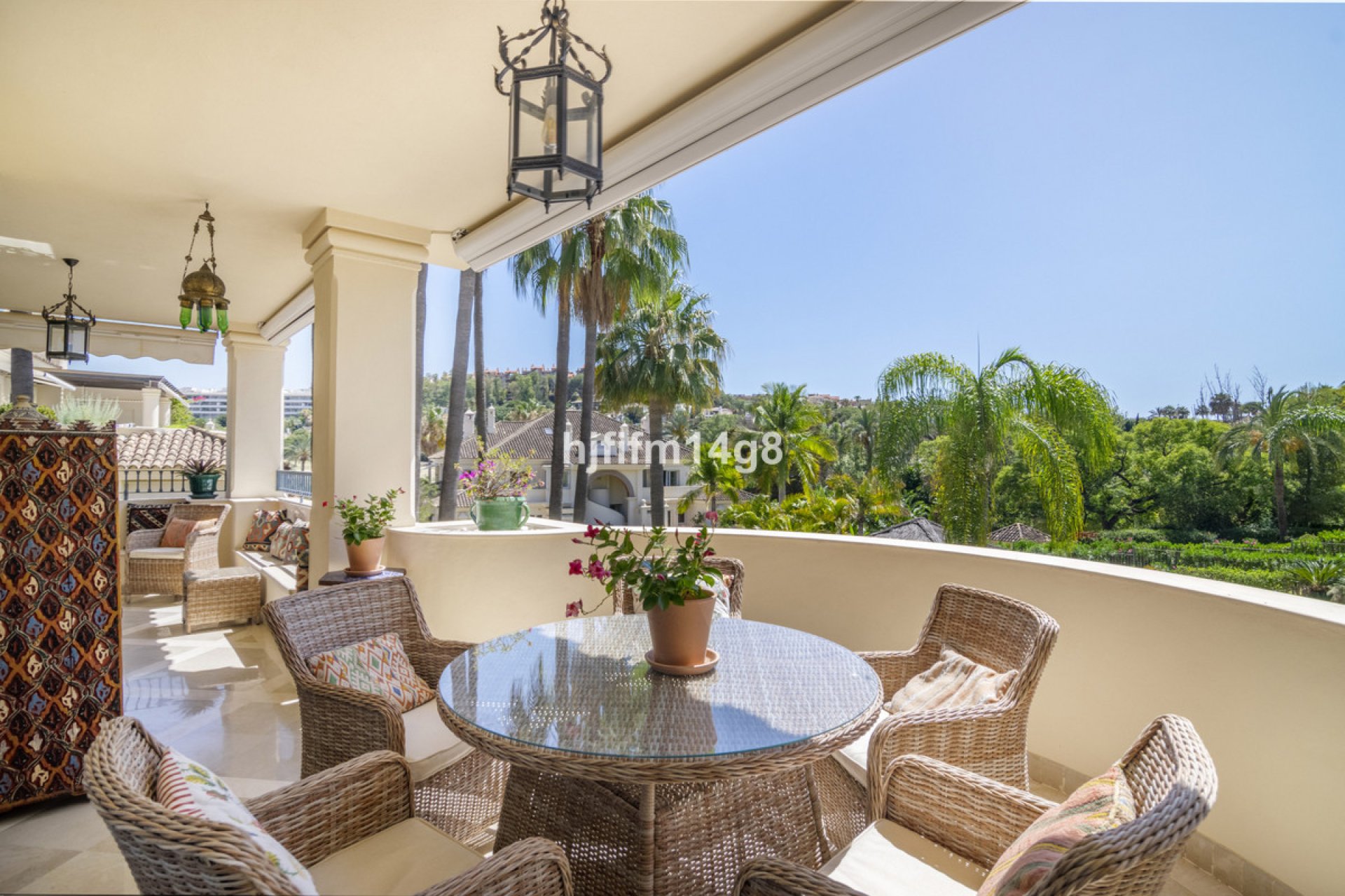 Resale - Apartment - Middle Floor Apartment - Marbella - Nueva Andalucia