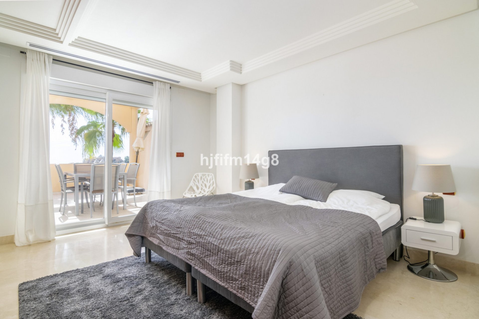 Resale - Apartment - Middle Floor Apartment - Marbella - Nueva Andalucia