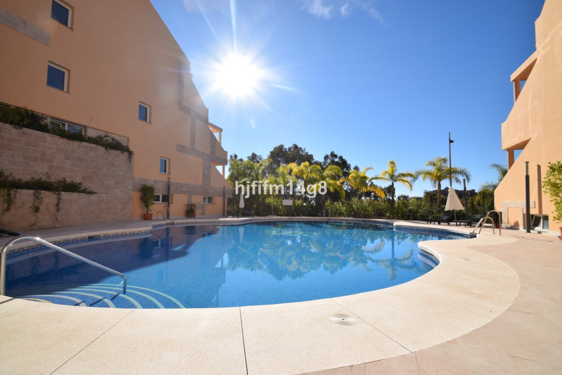 Resale - Apartment - Middle Floor Apartment - Marbella - Nueva Andalucia