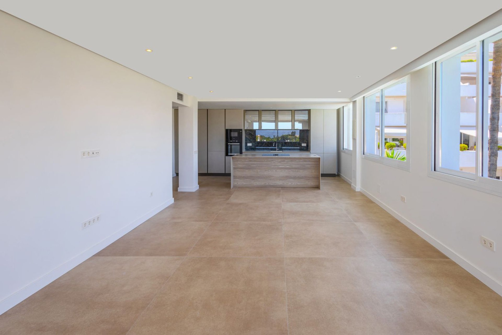 Resale - Apartment - Middle Floor Apartment - Marbella - Nueva Andalucia