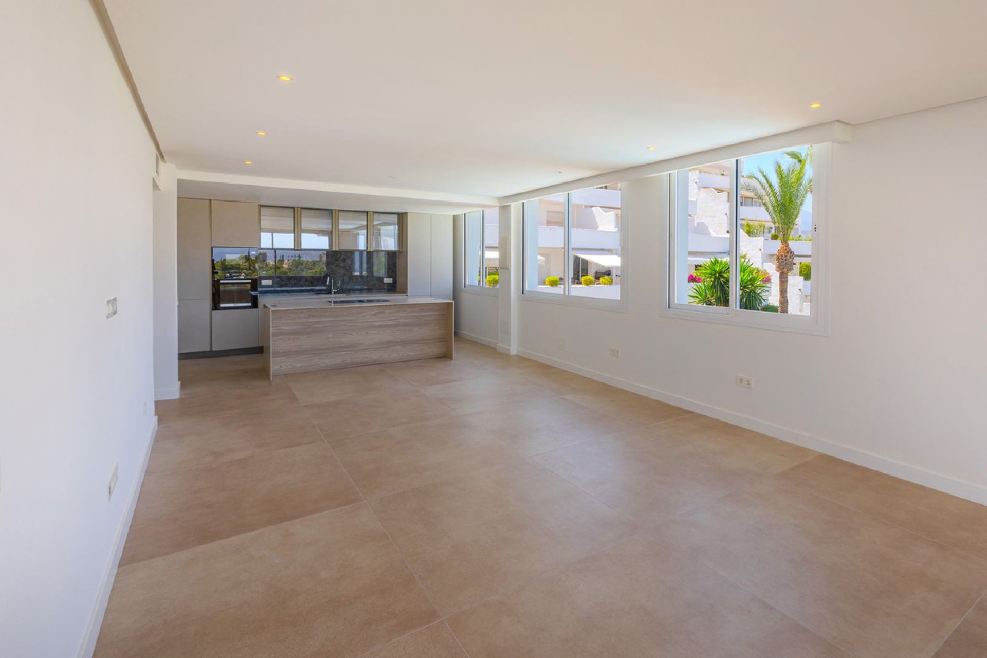 Resale - Apartment - Middle Floor Apartment - Marbella - Nueva Andalucia